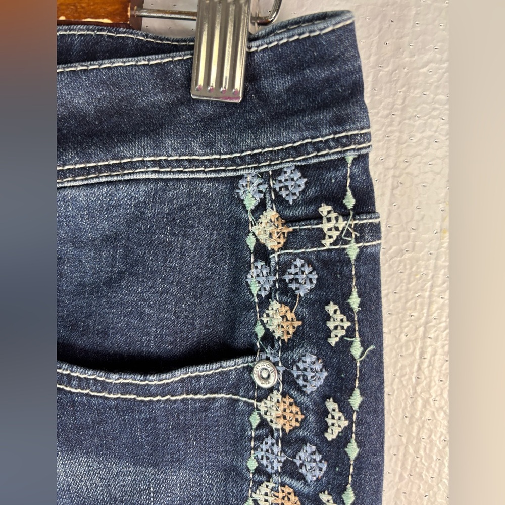 Grace in LA 29x Boho Indigo Embroidered Boot Leg Jeans - Picture 3 of 13